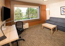 Holiday Inn Express & Suites AUBURN by IHG 3
