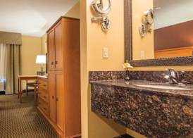 Best Western Plus Deer Park Hotel and Suites 5