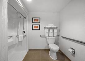 Comfort Suites Near Casinos 5