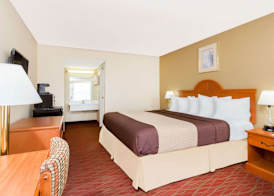 Days Inn by Wyndham Staunton 5