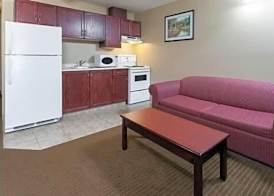 Super 8 by Wyndham Fort Saskatchewan 5