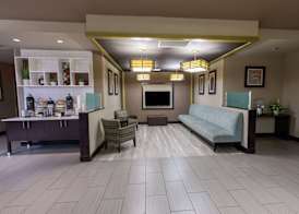 La Quinta Inn & Suites by Wyndham Durant 3