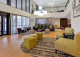La Quinta Inn & Suites by Wyndham Detroit Metro Airport 5