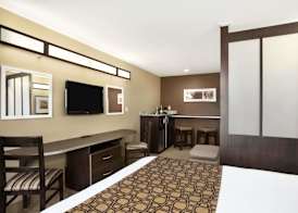 Microtel Inn & Suites by Wyndham Cambridge 4