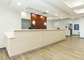 Comfort Suites University Drive 3