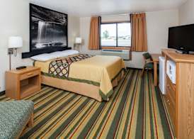 Super 8 by Wyndham Ottawa Starved Rock 5