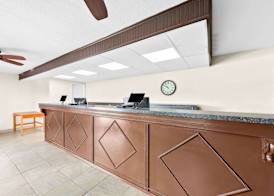 Clarion Inn & Suites near the Leconte Center Pigeon Forge 2