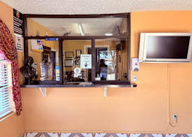 Express Inn & Suites Houston Katy 4