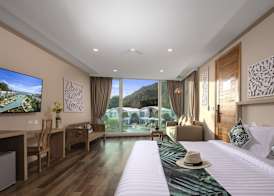 Vannee Golden Sands Beachfront Resort 3