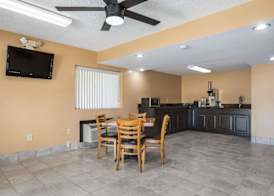 Rodeway Inn & Suites 5