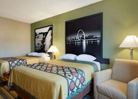 Super 8 by Wyndham Lees Summit 4