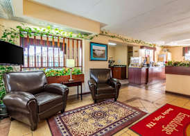 Econo Lodge Rocky Top 3
