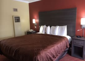 Americas Best Value Presidents Inn on Munras 4