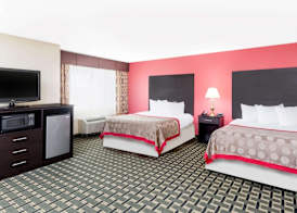 Ramada by Wyndham Vandalia 3
