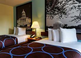 Super 8 Alexandria by Wyndham 4