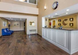 Comfort Suites At the University 2
