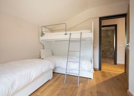 SnowLake Suite & Apartment 5
