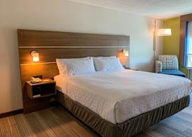 Holiday Inn Express & Suites LEXINGTON DTWN AREA-KEENELAND by IHG 2
