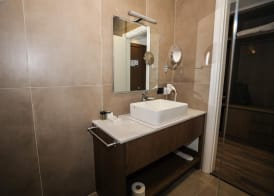 Black Diamond Hotel Dhermi 4