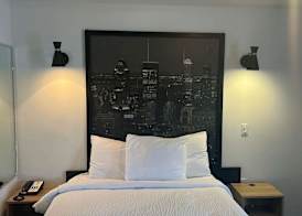 Super 8 by Wyndham Montreal 4