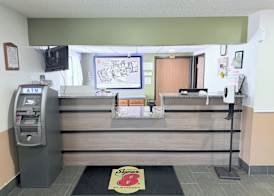 Super 8 by Wyndham Fond Du Lac 2