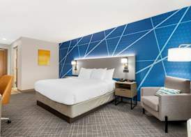 Comfort Inn & Suites 5