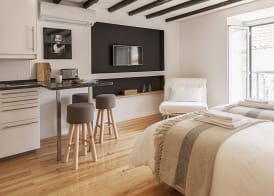 Bairro Studio Apartment - by LU Holidays 3