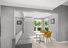 Microtel Inn by Wyndham Lexington 4