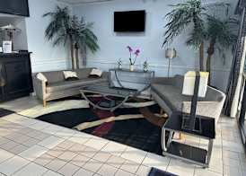 Days Inn & Suites by Wyndham Jennings 4