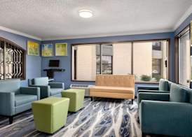 Days Inn & Suites by Wyndham Merrillville 2