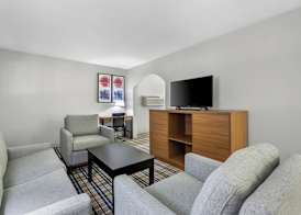 AmericInn by Wyndham Delafield-Milwaukee 5
