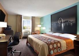 Super 8 by Wyndham Fairview Heights-St. Louis 3