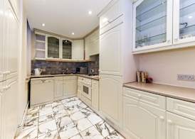 Kensington Queens Gate Apartment 2