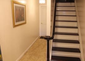 Spacious Comfy Room in Cozy Classy Duplex 4