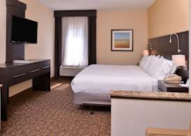 Holiday Inn Express & Suites TOPEKA WEST I-70 WANAMAKER by IHG 4