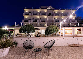 Hotel Soraya - Spiaggia Sawasdee with Beach, Restaurant & Parking 4