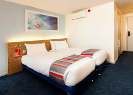 Travelodge Sunbury M3 5