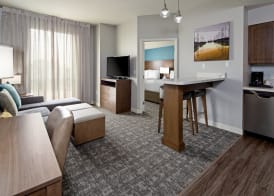 Staybridge Suites LONG BEACH AIRPORT by IHG 4