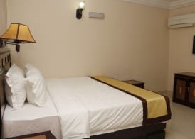 Commordore Hotel 5
