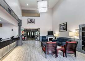 Quality Suites Burleson - Ft Worth 2