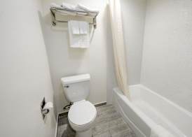 HOLLYWOOD INN EXPRESS LAX 4