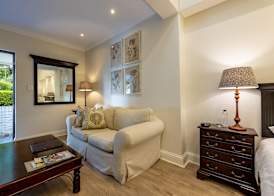 Sheppard Boutique Hotel 3