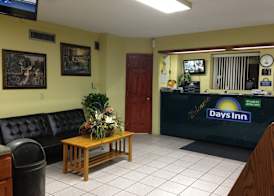 Days Inn by Wyndham Byron 4