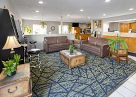 Super 8 by Wyndham New Stanton 4