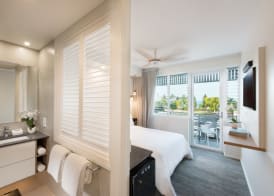 Heart Hotel and Gallery Whitsundays 5