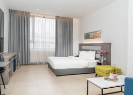 Liv Weibdeh Hotel Suites 5