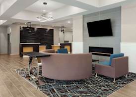 La Quinta Inn & Suites by Wyndham Coralville Iowa City 4