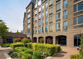 DoubleTree by Hilton North Vancouver 5