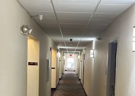 Econo Lodge Inn & Suites 2