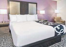 La Quinta Inn & Suites by Wyndham Norfolk 3